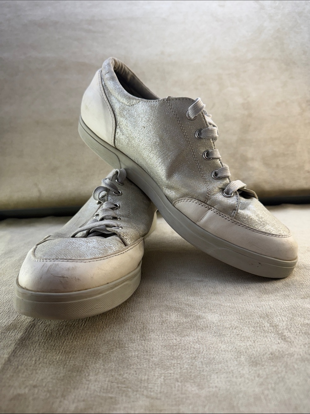 Munro Metallic Silver Low-Top Women's Sneakers